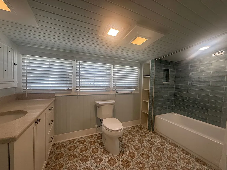 409 S Grandview Ave — Photo 22