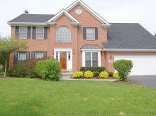 540 Bloomfield Cir, Geneva, IL 60134