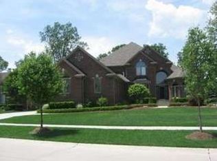 54369 Woodcreek Blvd, Shelby Township, MI 48315