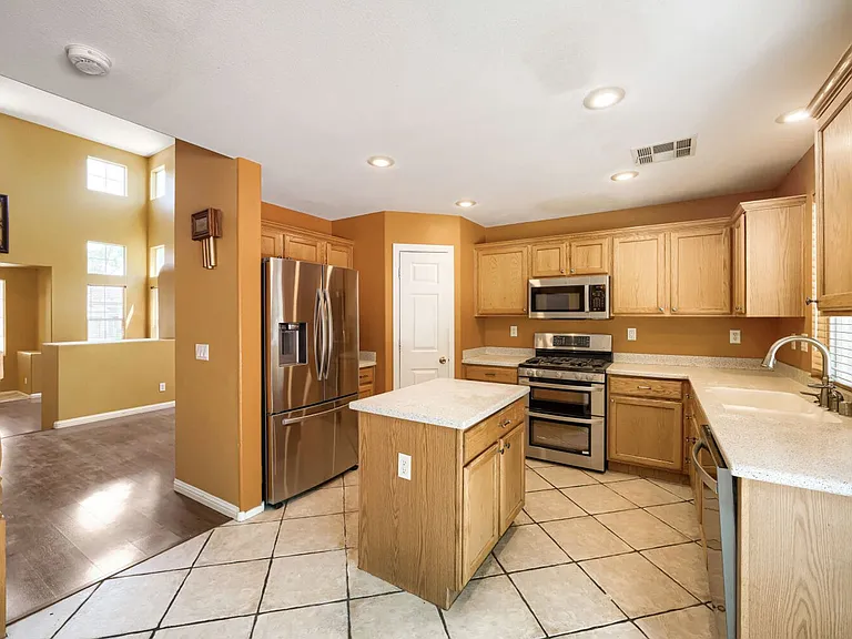 10381 Sleeping Sun Ct — Photo 7