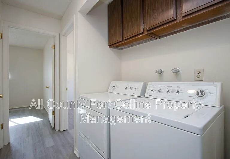 1718 Larch St #2 — Photo 8