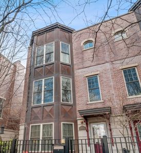 3019 W Cornelia Ave, Chicago, IL, 60618