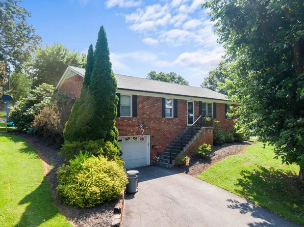508 Mason Court Dr, Pearisburg, VA 24134