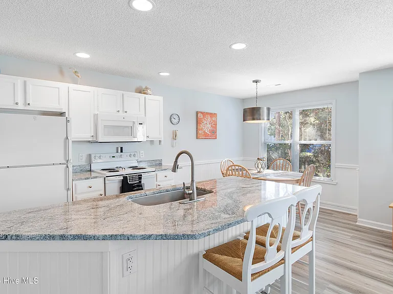 3350 Club Villas Dr #101 — Photo 11