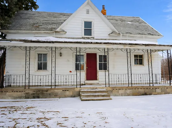 307 4th St N, Richardton, ND 58652