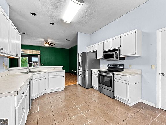 2nd image of 100 Pleasant Breeze Way