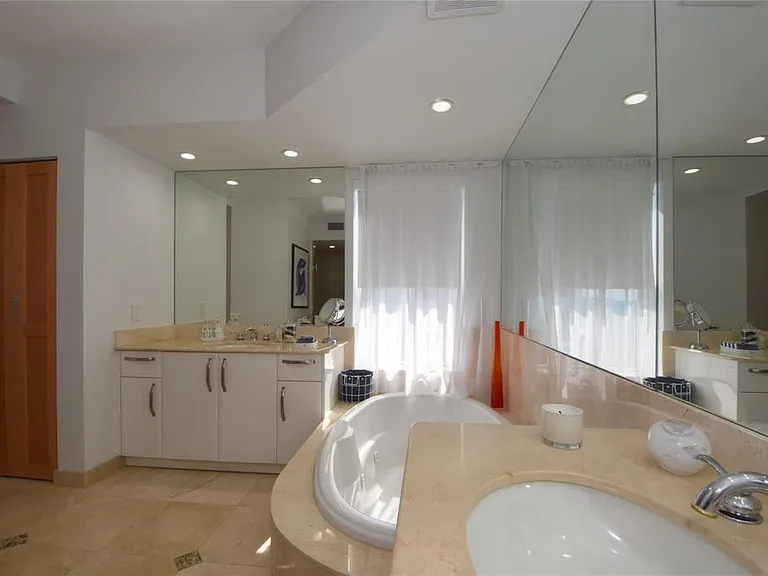 2051 SE 3rd St #503 — Photo 15