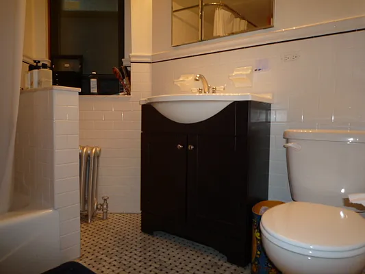 Rented by New Yorker Realty | media 22