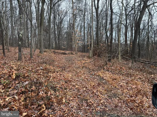 Eagle Ln, New Bloomfield, PA 17068