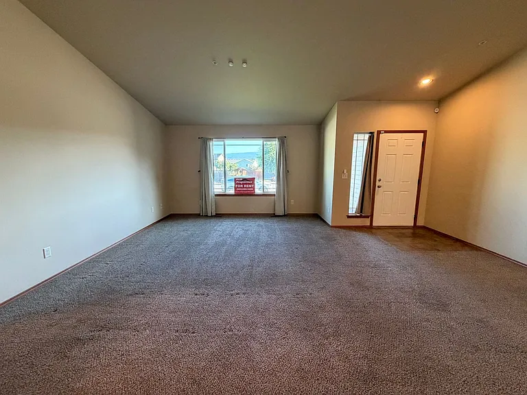 2679 Semolina Loop — Photo 5