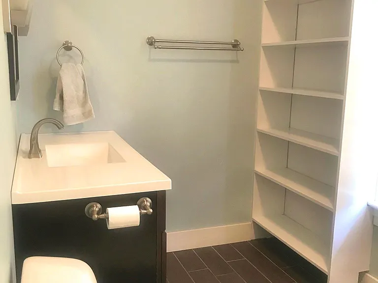 610 Hillsboro Ave — Photo 9