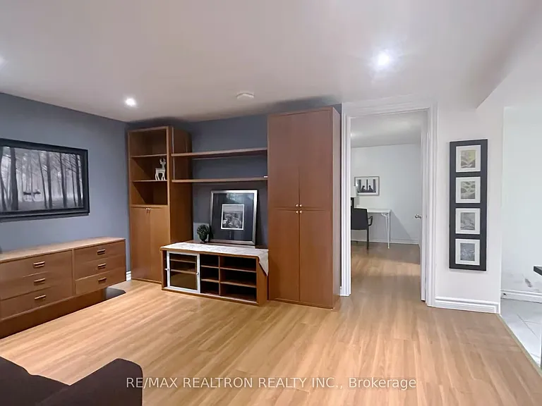2 Greyhound Dr #BASEMENT — Photo 4