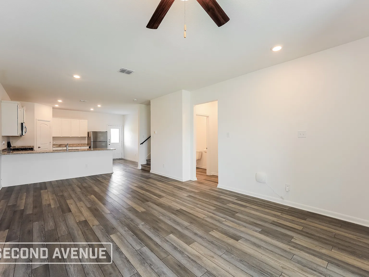 5 bed, 2.5 bath, 2543 sqft, $1,895 — Photo 4