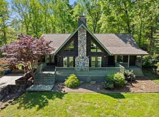 2404 Hunters Ridge Dr, Pleasant Garden, NC 27313