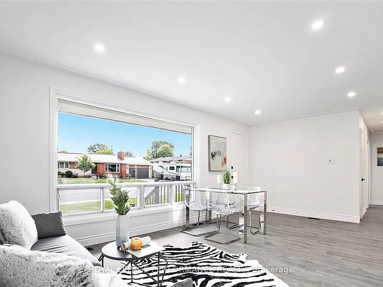 33 Majestic Dr — Photo 4