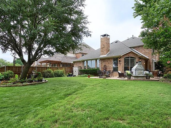 4th image of 1529 Hackett Creek Dr