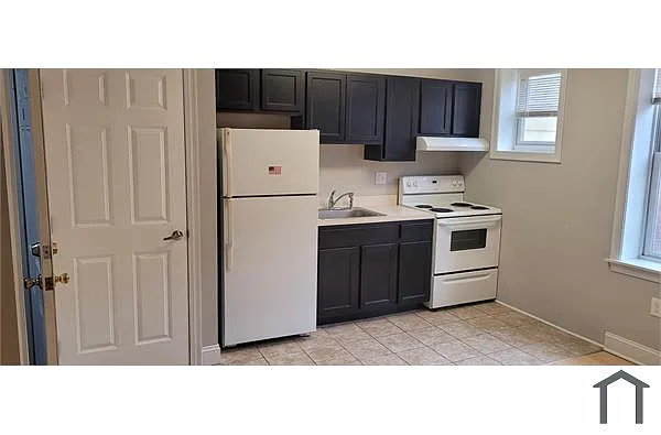 Building Photo - 1106 W Lafayette Ave #3F