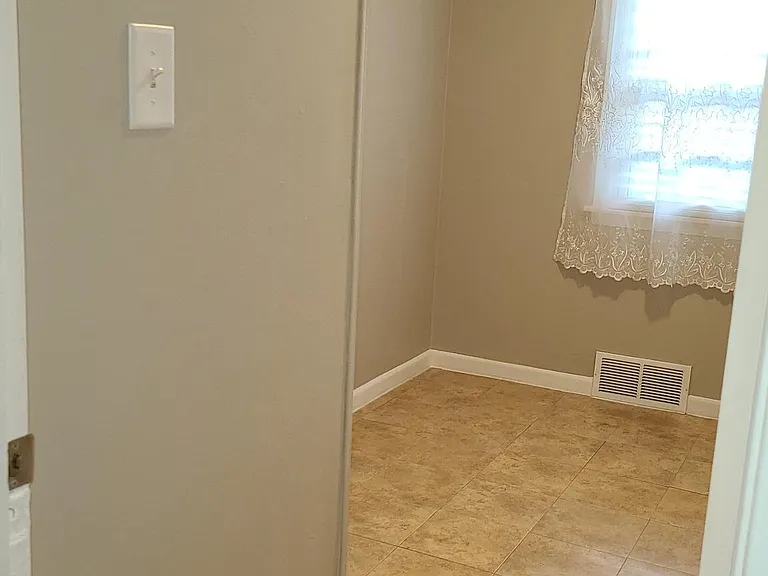 4546 Glenalda Dr — Photo 11