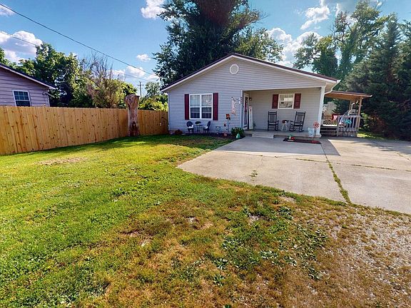 2nd image of 509 Sharon Ct