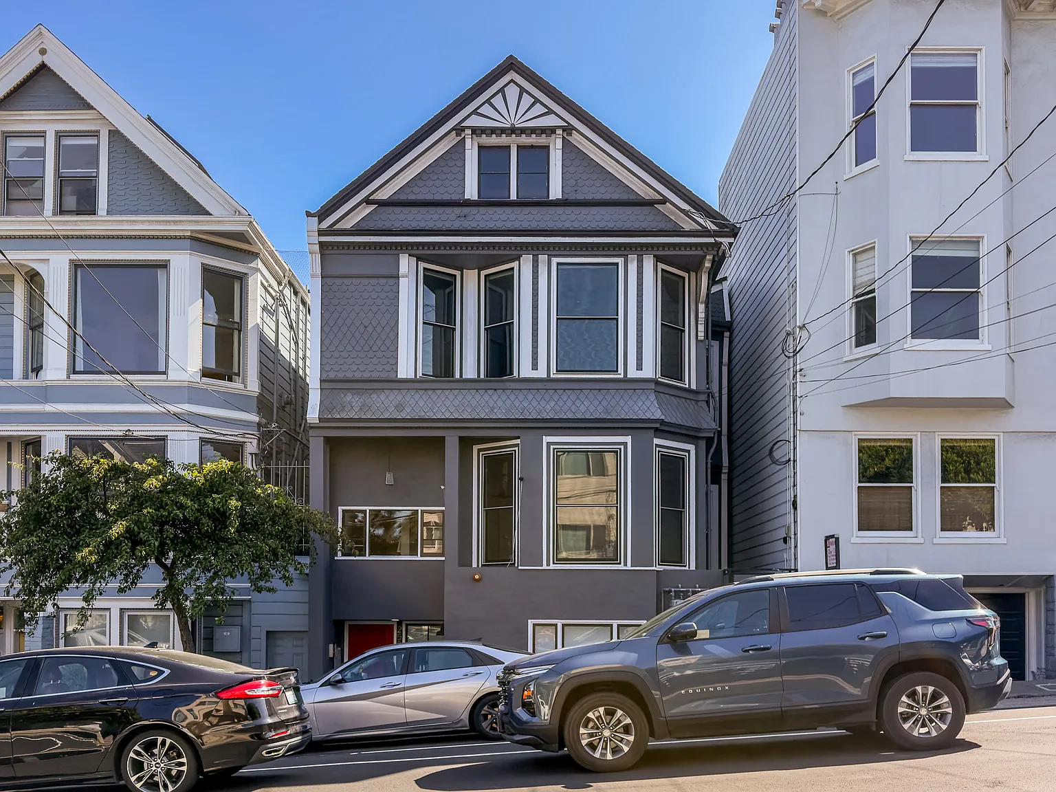 Bright, Modern, Fully Furnished Top Floor 1BD/1BA in Lower Pac Heights — Photo 3