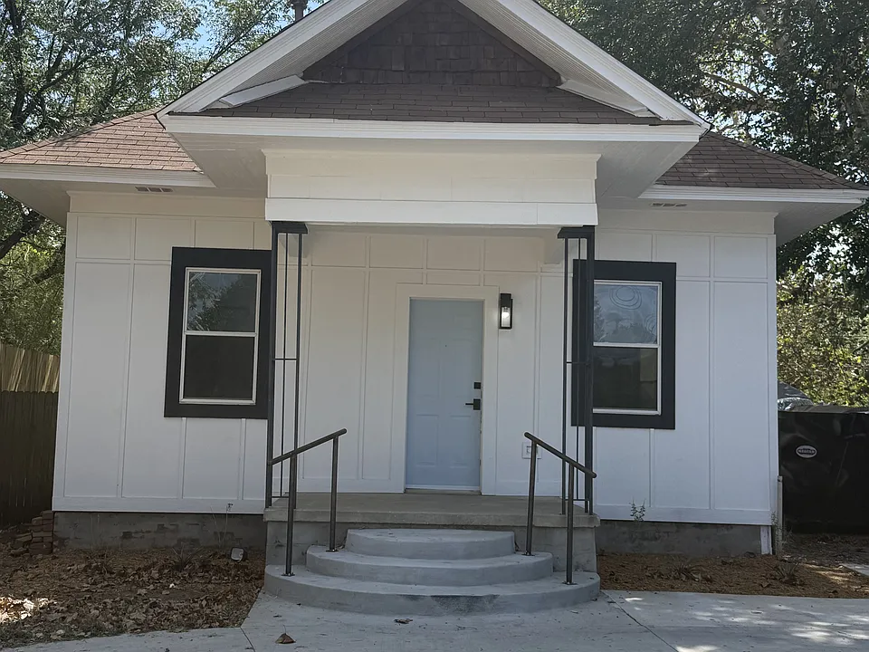 1110 NW 42nd St