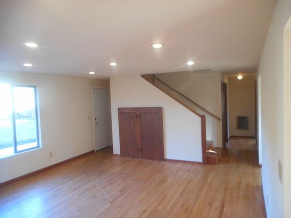 4th image of 5613 85th Pl NE