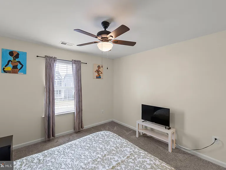 124 Lenore Ln — Photo 25
