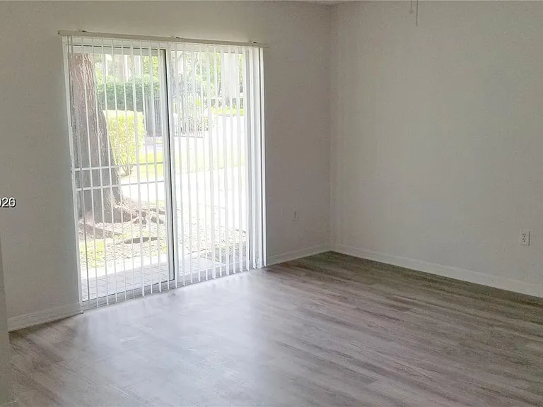 4195 N Haverhill Rd #303 — Photo 10