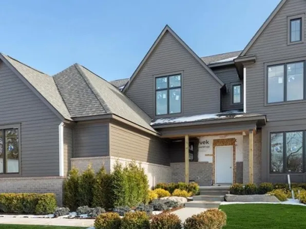 7315 Brookside Vlg, Bloomfield Hills, MI 48301