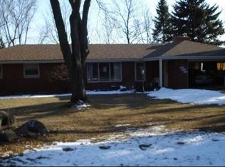 996 Hickory Hill Pkwy, Hubertus, WI 53033