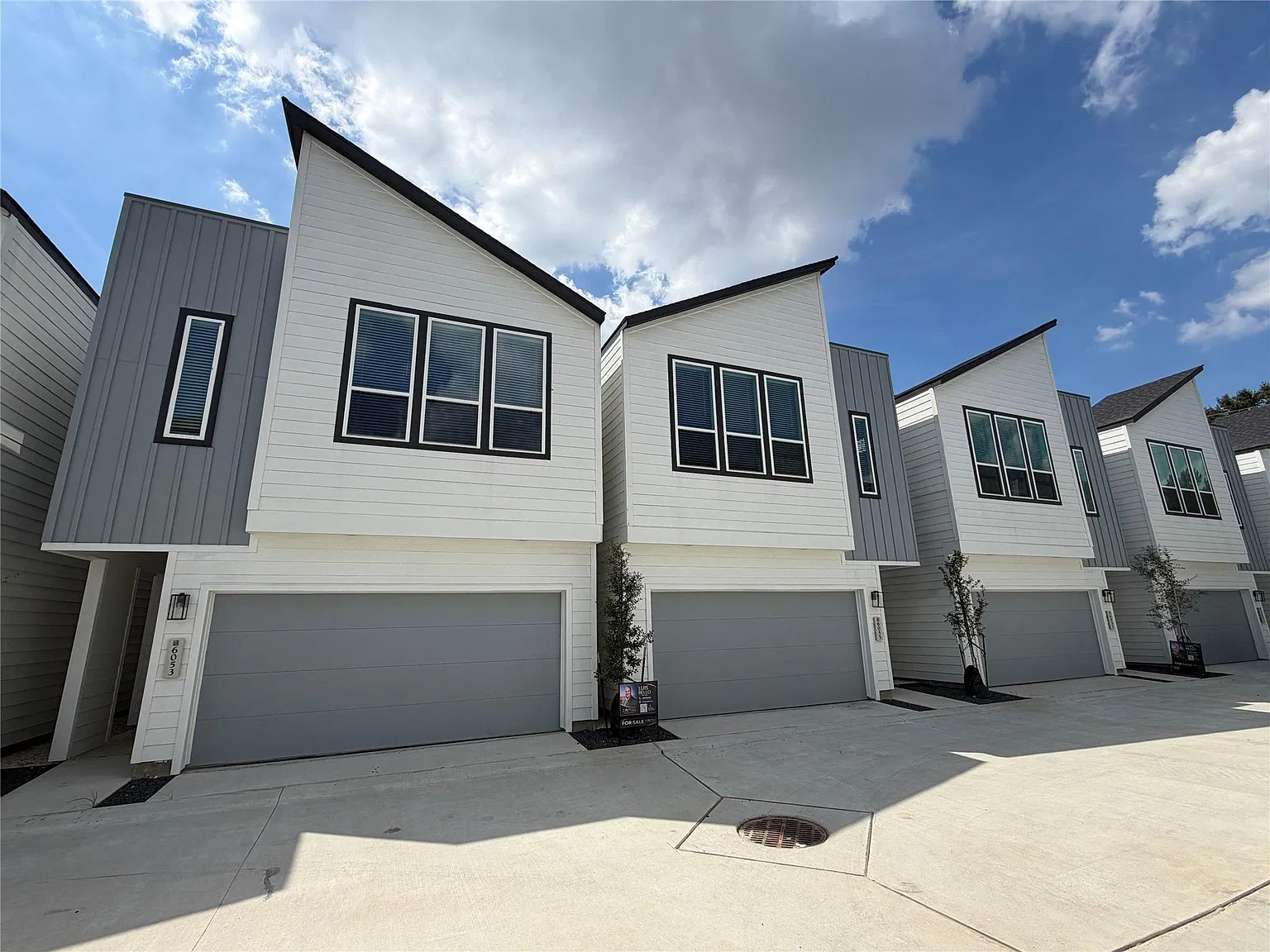 3 bed, 2.5 bath, 1724 sqft, $2,250 — Photo 4