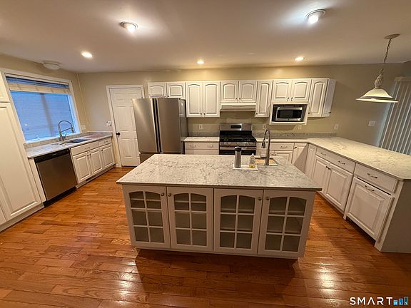 3rd image of 40 Samuel Lane