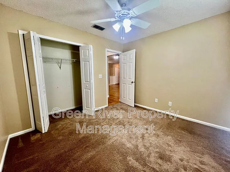 13140 Staffordshire Dr S — Photo 20