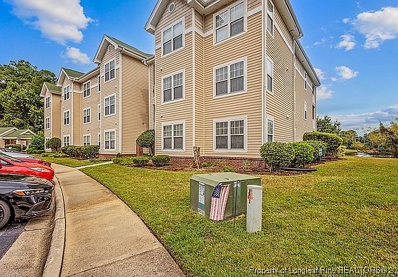 3rd image of 3332 Harbour Pointe Pl Unit 1