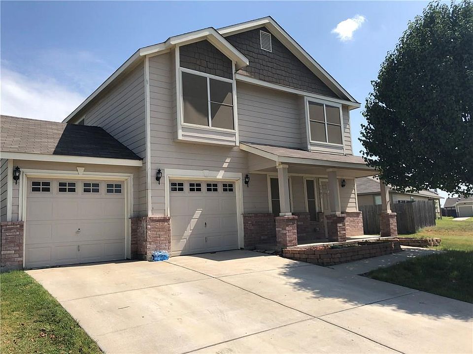 1st image of 1701 Village Park Trl