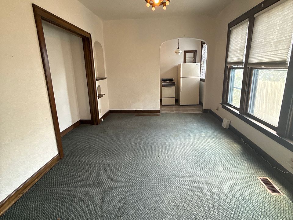 1st image of 1522 D St #2