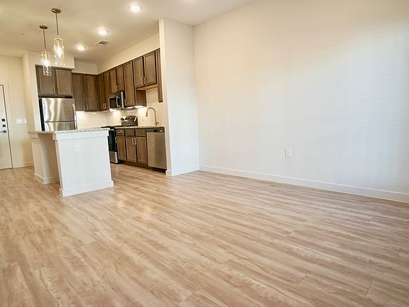 2nd image of 107 Folsom St #2145