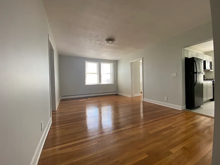 11 - 17 Beach Road Apartments — Photo 8