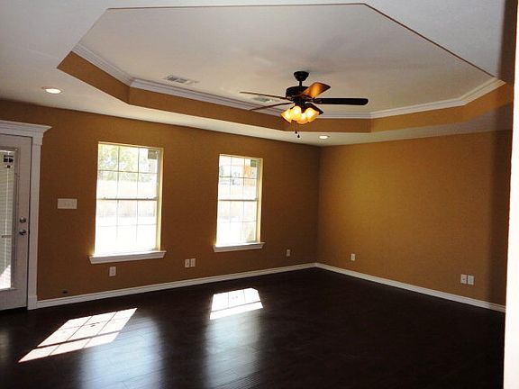 3rd image of 418 E Pecan Ave