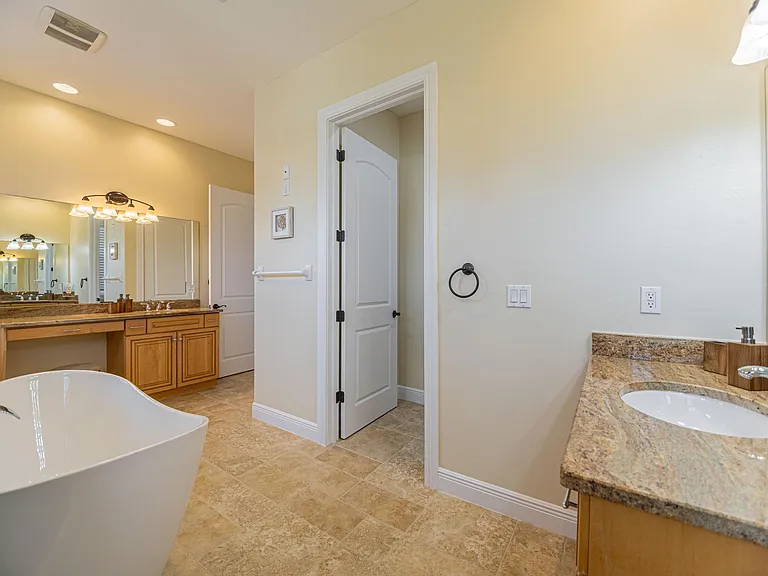 403 Palm River Blvd — Photo 12