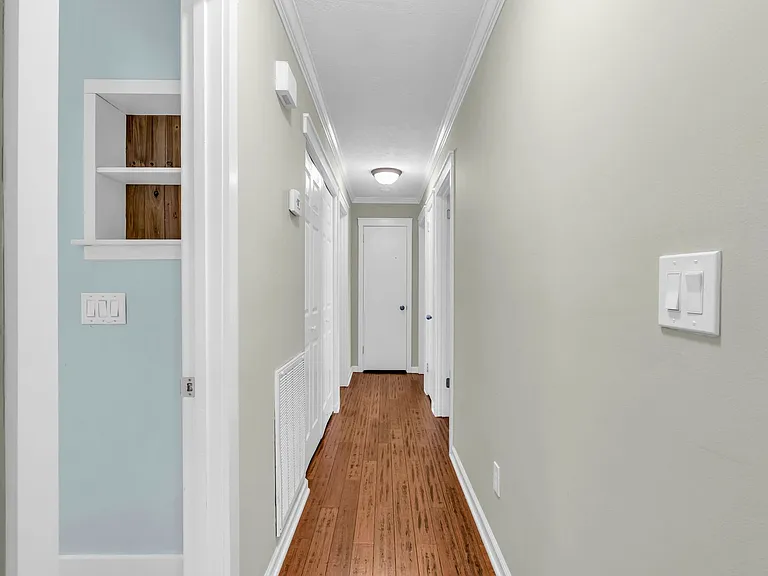 102 Hawkins St — Photo 13