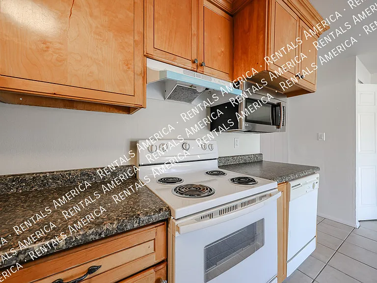 3550 E Voltaire Dr — Photo 11