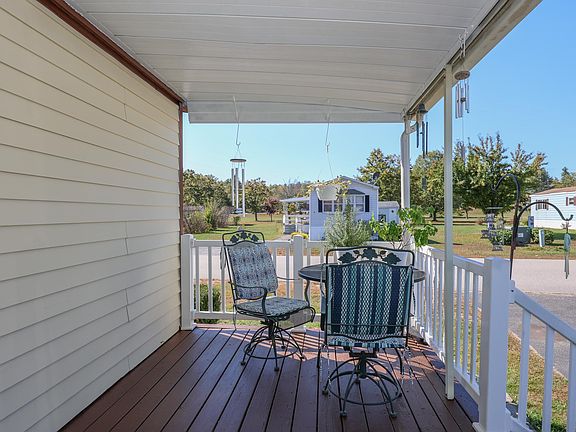 5th image of 5 Monadnock Drive