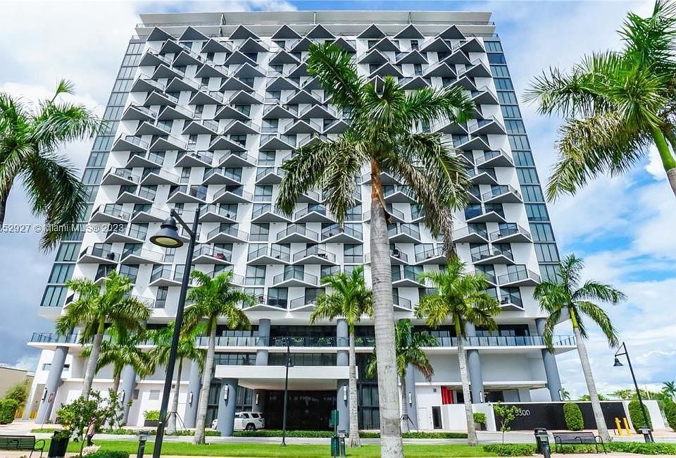 1st image of 5300 Paseo Dr #501