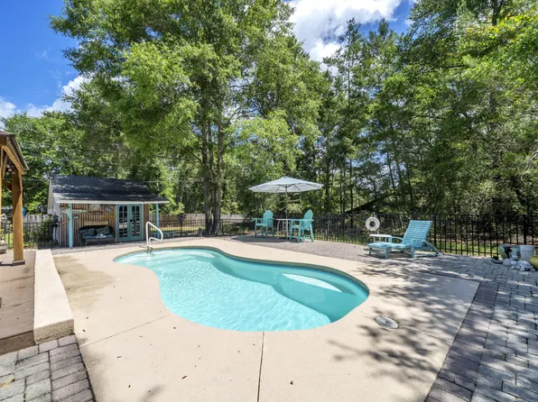 316 Goodwin Creek Rd, Freeport, FL 32439