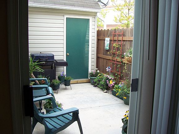 Beautiful Patio with Privacy