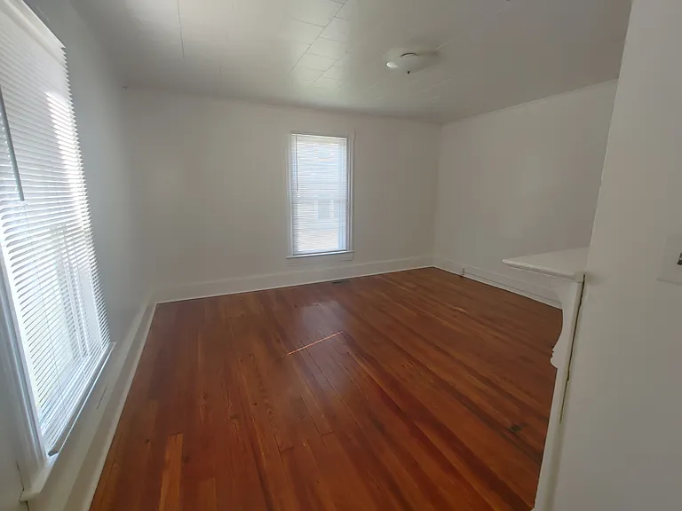309 Jackson St — Photo 5