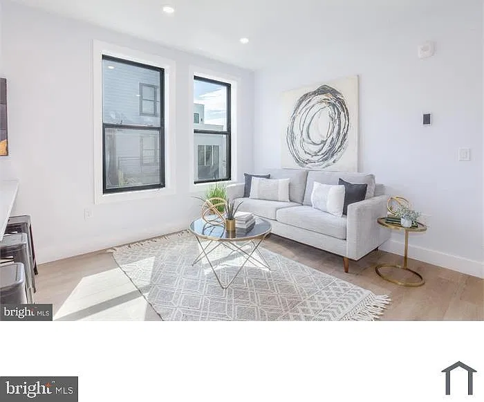2 bed, 2.0 bath, 850 sqft, $2,990 — Photo 4