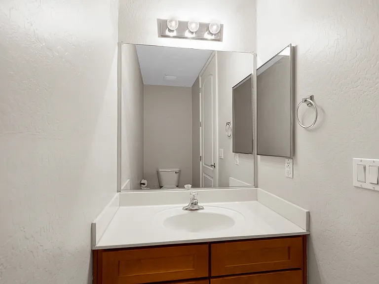 4747 E Culver St — Photo 11