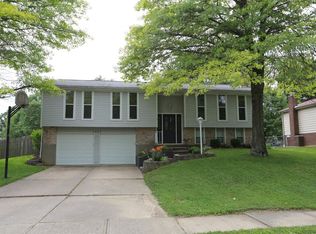 1227 Village Glen Dr, Batavia, OH 45103